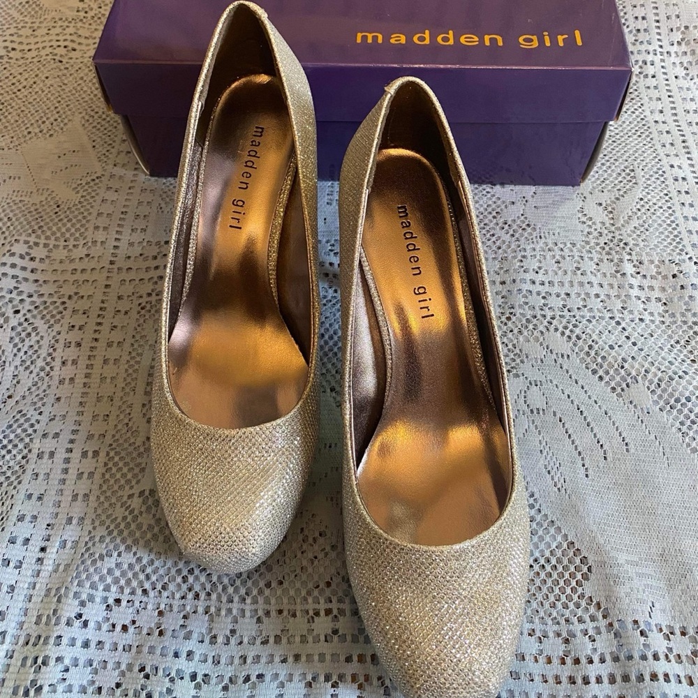 Madden Girl WomenPumps Getta Glitter Platform Silver Bridal High Heels Shoe 8.5